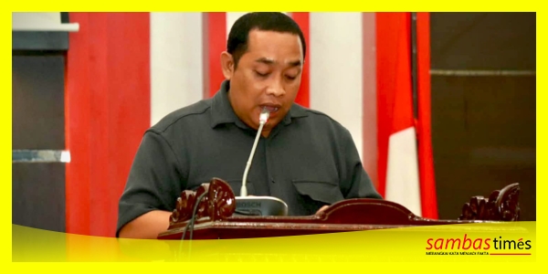 Suprajeni Juru Bicara Fraksi PKS menyampaikan PU Fraksinya di Ruang Sidang Utama Kantor DPRD Sambas, Selasa (27/10/2026).