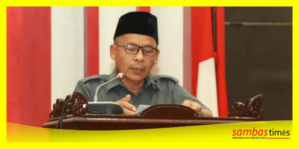 H Asmuli Juru Bicara Fraksi Gerindra menyampaikan PU Fraksinya pada Rapat Paripurna DPRD Sambas di Ruang Sidang Utama Kantor DPRD Sambas, Selasa (27/10/2026).