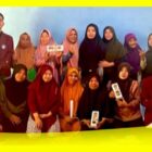 Tim Dosen dan Mahasiswa bersama peserta Pelatihan Pengolahan Jeruk Siam menjadi Produk Pangan Lokal Bernilai Tambah di Dusun Sungai Pinang, Desa Sungai Rambah, Kecamatan Sambas.