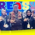 Pelajar MAN IC Sambas mengabadikan momen foto bersama pada Ajang KREASI 2026 di Yogyakarta pada 19-22 Oktober lalu.